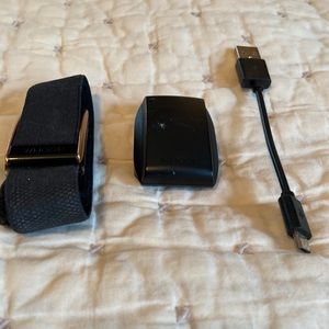 Whoop 3.0 Tracker Black & Gold